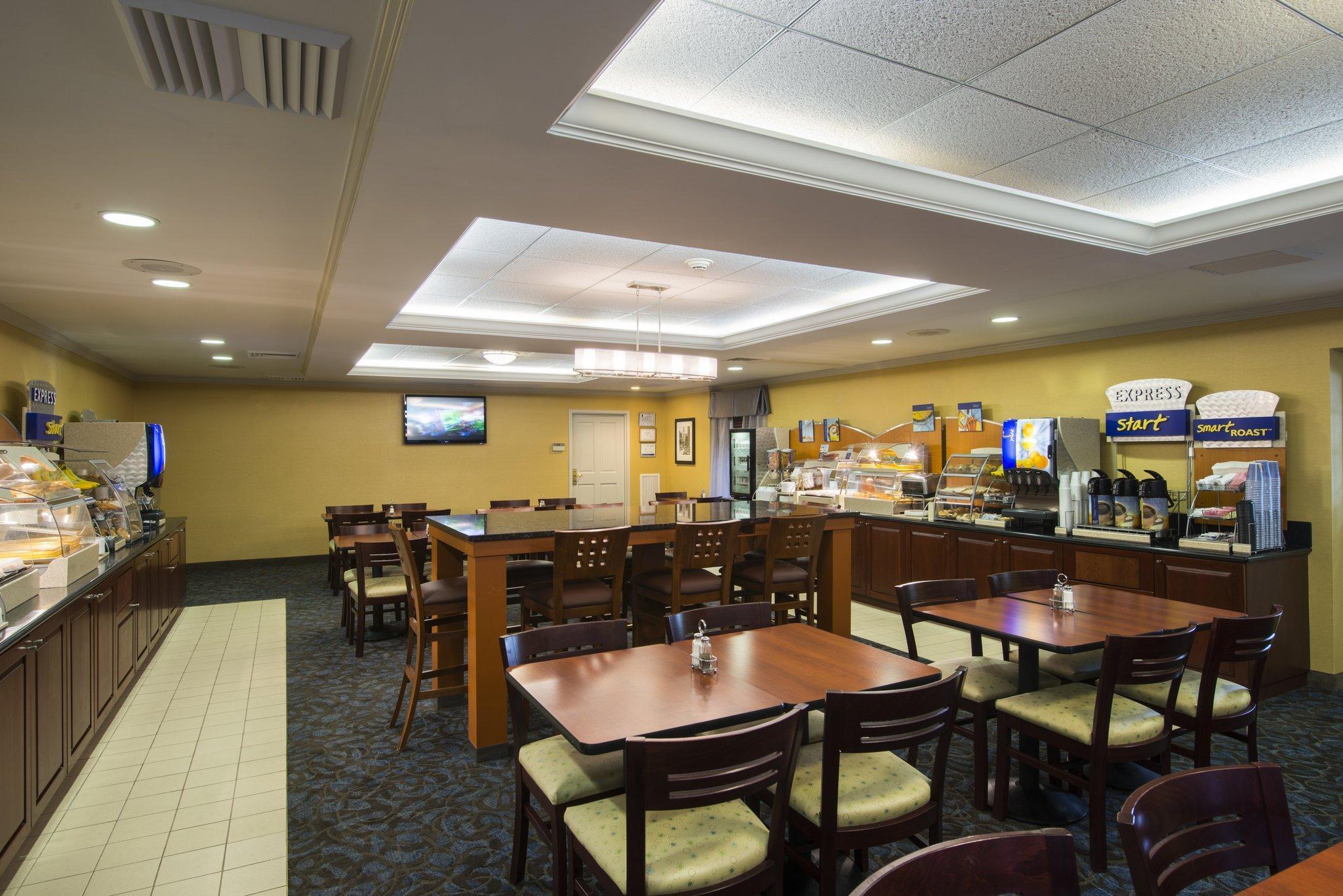 Holiday Inn Express Hotel & Suites Philadelphia - King Of Prussia By Ihg Extérieur photo