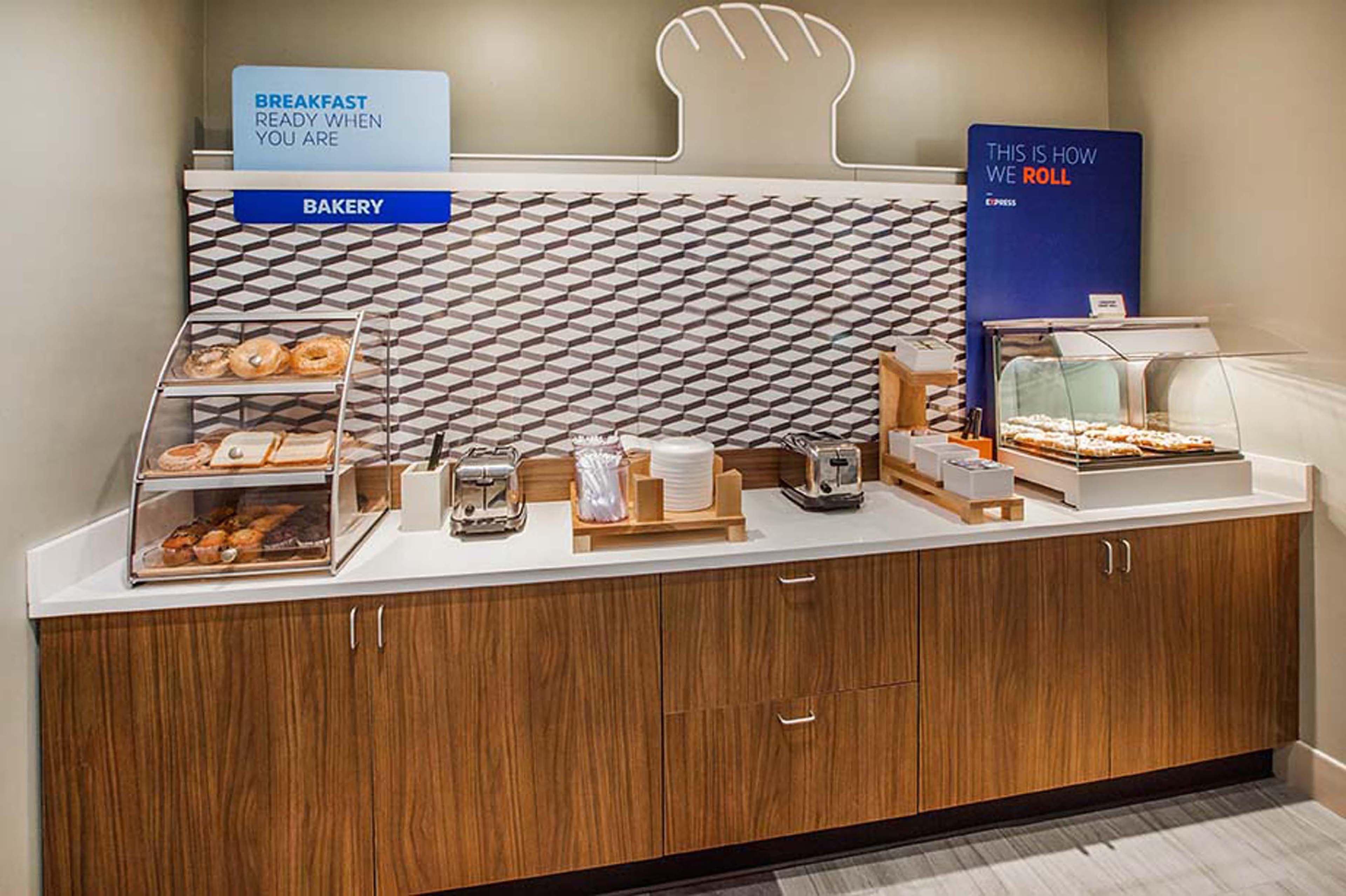 Holiday Inn Express Hotel & Suites Philadelphia - King Of Prussia By Ihg Extérieur photo